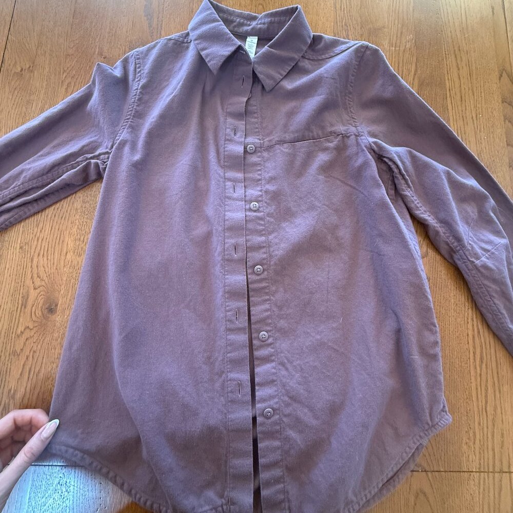 Lululemon Mauve Button Down Shirt Long Sleeve Collared Size 4